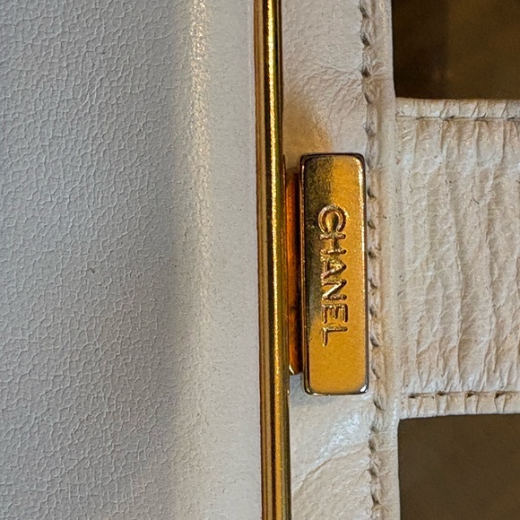 Chanel White Leather Wallet - Picture 13 of 16